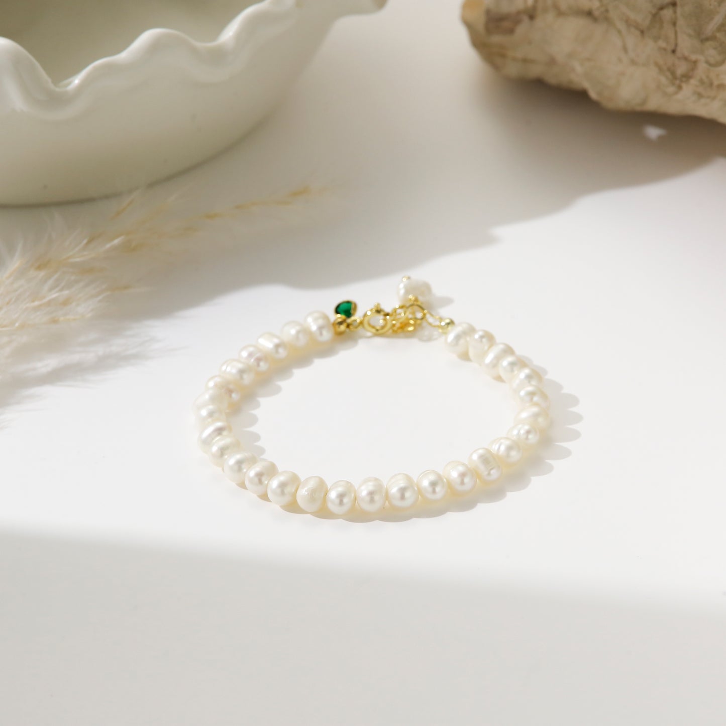 Freshwater Pearls with Emerald Detail – Classic Pearl Bracelet