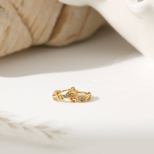 Earrings with Crystal Flower and Gold-Plated Silver Pin Stud
