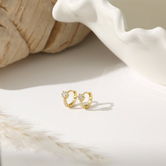 Earrings with Floral Single Stone and Gold-Plated Silver Pin Stud